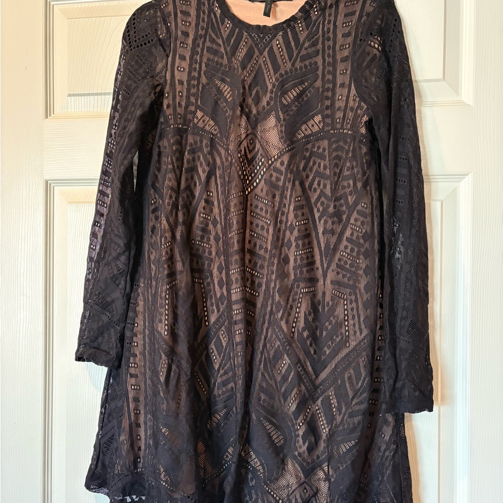BCBGMaxAzria Black Geometric Long Sleeve Dress (Maternity)